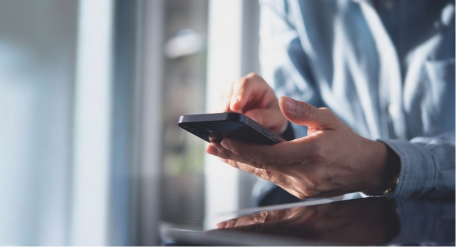 Kelelahan Empati Digital di Kalangan Gen Z: Saat Terlalu Banyak Isu, Terlalu Sedikit Energi